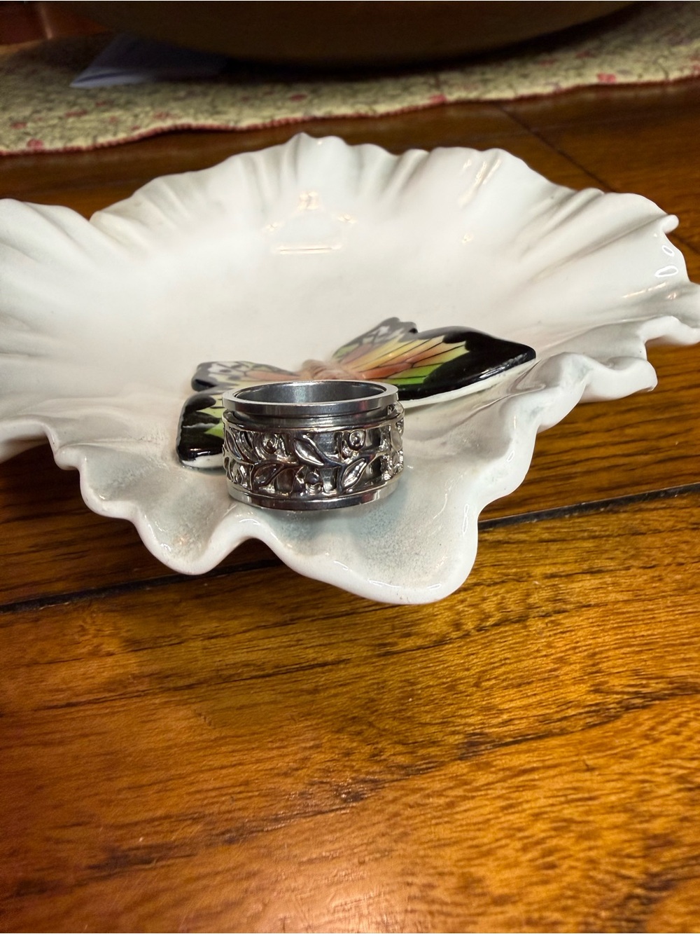 Silver Leaf Pattern Wide Band Fidget ring